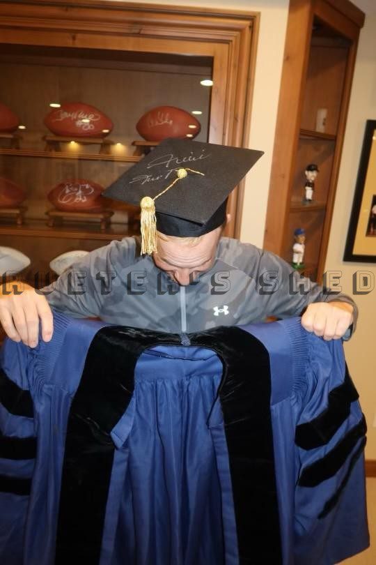 Willie Mays Signed Cap and Gown - Image 2